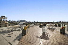 Modern Balcony Unit with Parking, Pool, Spa & Gym